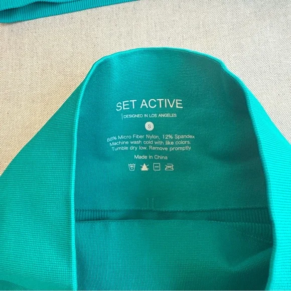 Set Active set (leggings and ribbed v-bra) size small - Picture 3 of 3